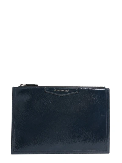 Shop Givenchy Antigona Clutch In Nero