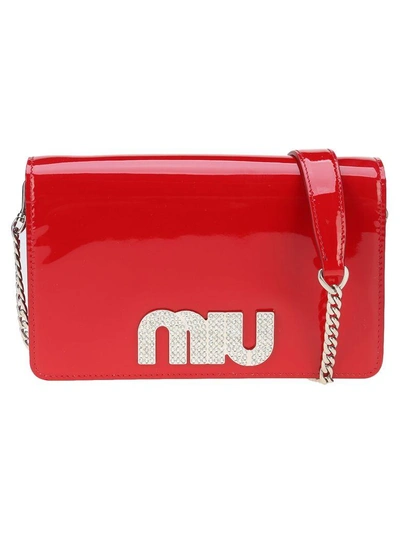 Shop Miu Miu Tracolla Vernice Strass In Rosso