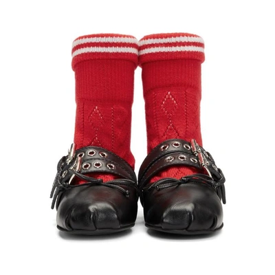 MIU MIU 黑红搭配袜子芭蕾鞋
