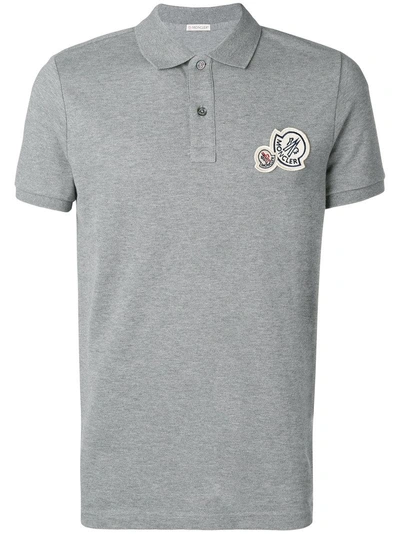 Shop Moncler Poloshirt Mit Logo In Grey