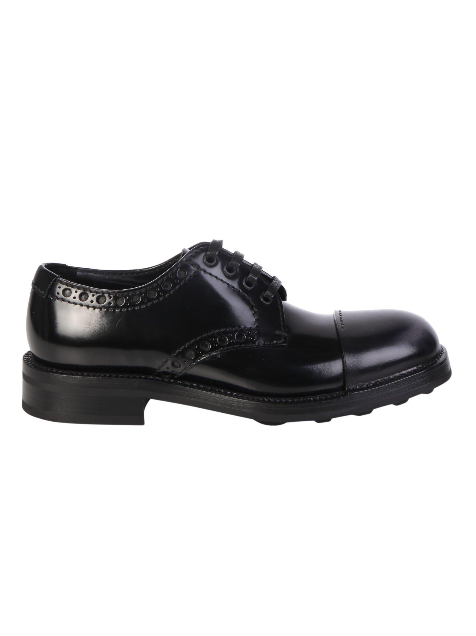 prada cap toe