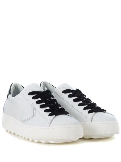 Shop Philippe Model Madeleine Black And White Leather Sneaker In Bianco