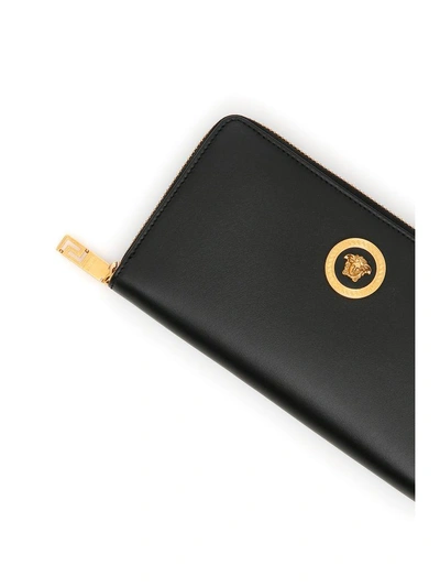 Shop Versace Zip-around Wallet In Nero Oro Tributenero