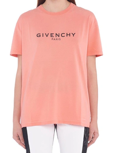 Shop Givenchy T-shirt In Pink