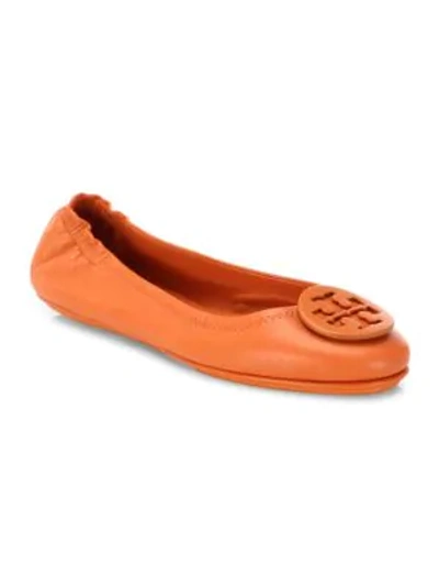 Shop Tory Burch Minnie Travel Leather Ballet Flats In Mango