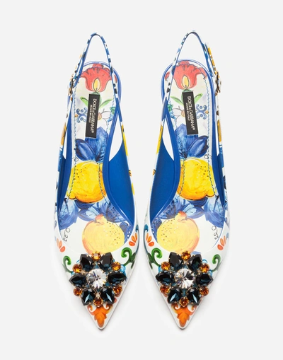 Shop Dolce & Gabbana Printed Patent Leather Slingbacks With Brooch Detail In Majolica Print