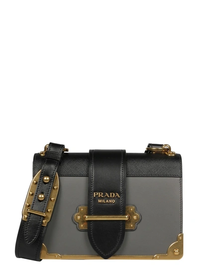 Prada cashier 2025