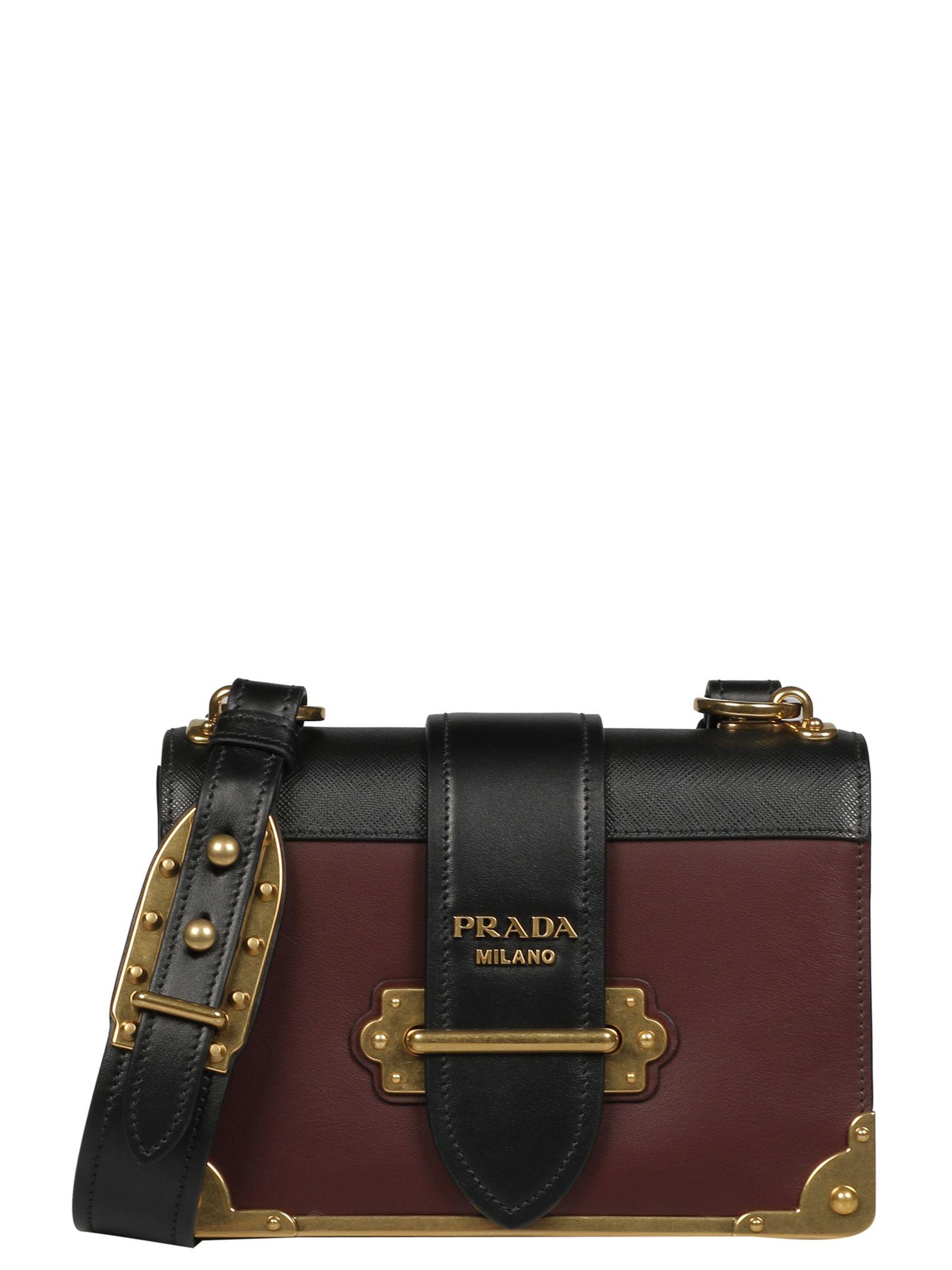 prada cashier