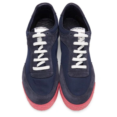 COMME DES GARCONS SHIRT 深蓝色红色搭配的 SPALWART 版 PITCH 运动鞋