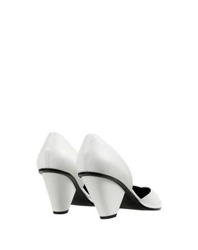 Shop Stella Mccartney Pump In White