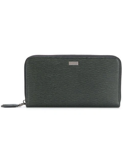 Shop Ferragamo Salvatore  Zipped Wallet - Black