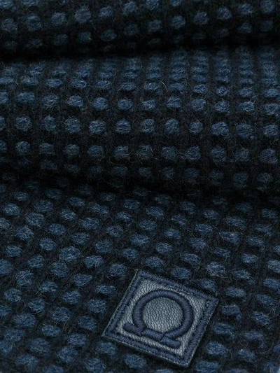 Shop Ferragamo Salvatore  Patterned Chunky Knit Scarf - Blue