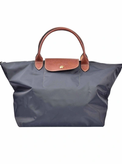 Shop Longchamp Medium Le Pliage Tote In Canna Di Fucile