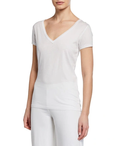 Skin Easy V-neck Tee In White