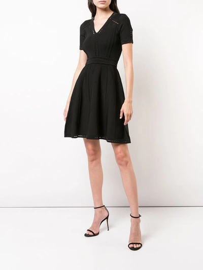Shop Milly Ausgestelltes Kleid Mit V-ausschnitt In Black