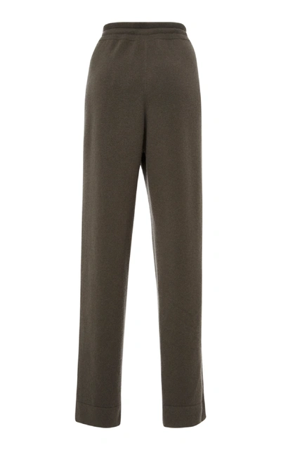 Shop Akris Simple Cashmere Knit Pant In Grey