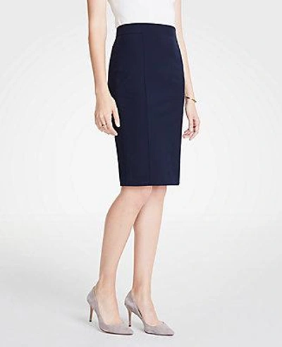 Shop Ann Taylor The Seamed Pencil Skirt In Seasonless Stretch - Curvy Fit In Perfect Navy