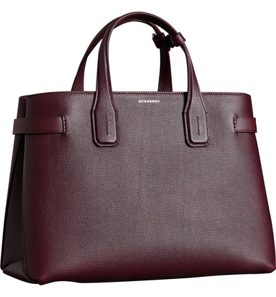 Shop Burberry Medium Banner Leather Tote In Mahogany Red