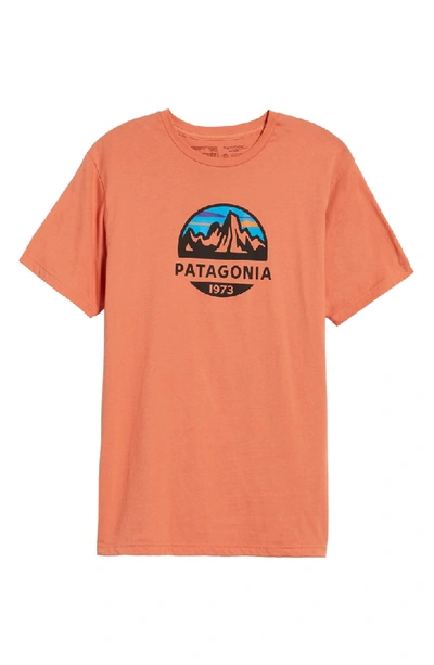 Shop Patagonia Fitz Roy Scope Crewneck T-shirt In Quartz Coral