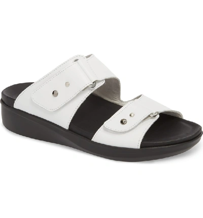 Shop Munro Maclaine Sandal In White Leather