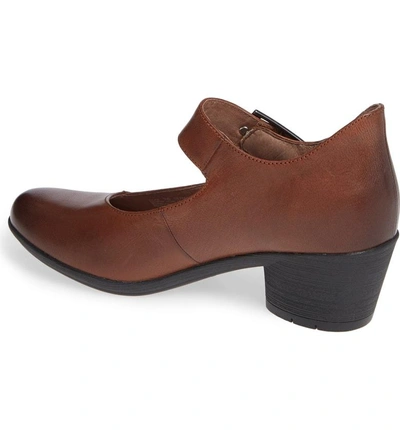 Shop Dansko Roxanne Pump In Chestnut Leather