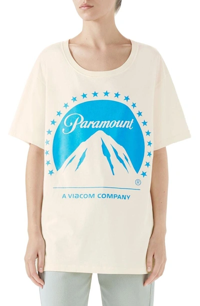 Belonend mei erger maken Gucci Oversize T-shirt With Paramount Logo In Neutral | ModeSens