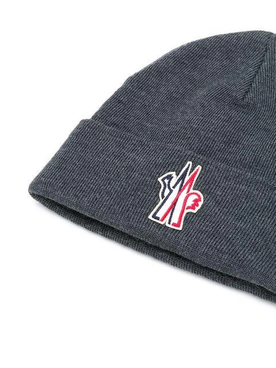 Shop Moncler Mütze Mit Aufgesticktem Logo In Grey