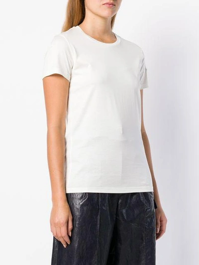 Shop Moncler Klassisches T-shirt In White