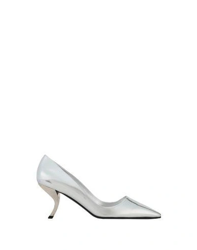 Roger Vivier Pumps In Silver