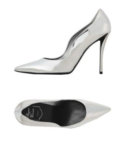 Shop Roger Vivier Pump In Silver