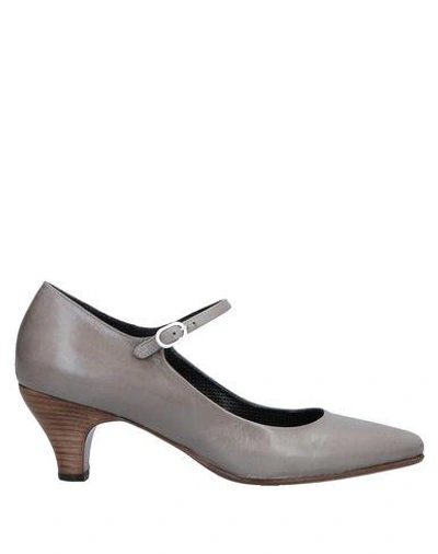 Shop Laboratorigarbo Pump In Dove Grey