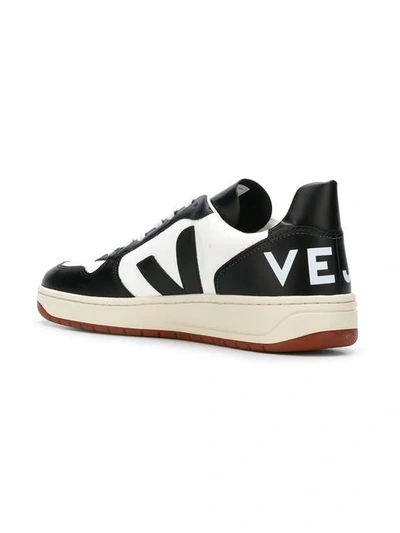 Shop Veja Low-top Sneakers - Black