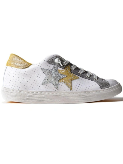 Shop 2star Sneaker Low In White/silv/gold