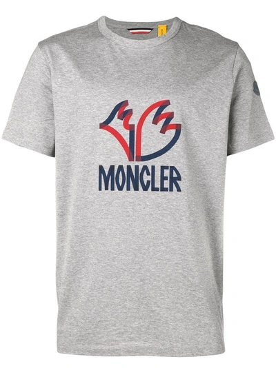 Shop Moncler Logo Patch T-shirt - Grey