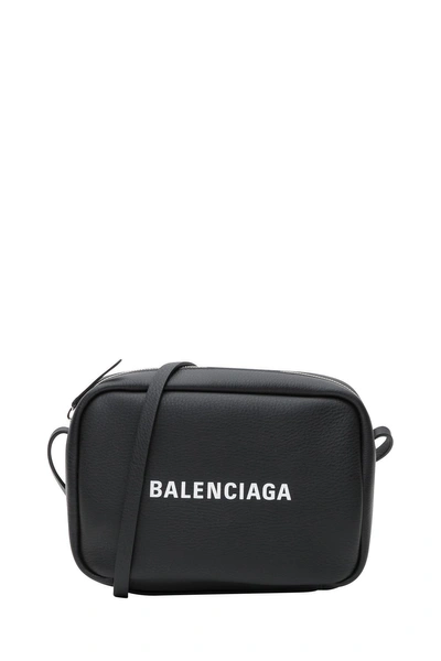 Shop Balenciaga Everyday Camera Bag S In Nero