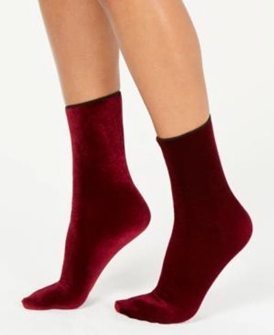 Shop Hue Velvet Socks In Currant