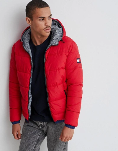 udgør indsprøjte Finde på Tommy Hilfiger Reversible Hooded Down Puffer Jacket In Red/all Over Print -  Red | ModeSens