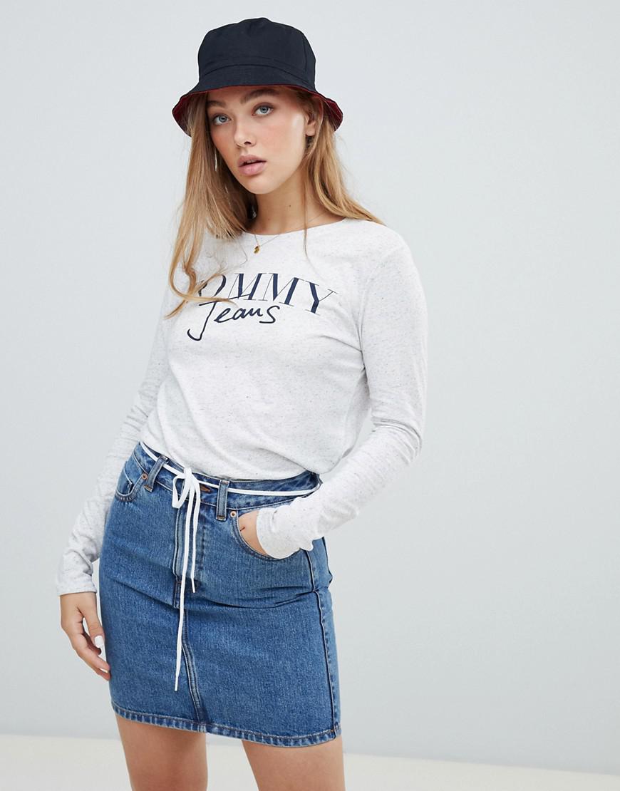 tommy jeans script logo t shirt