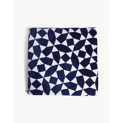Shop Sunnylife Ladies Dark Blue And White Geometric Print Andaman Round Towel In Dark Blue/white