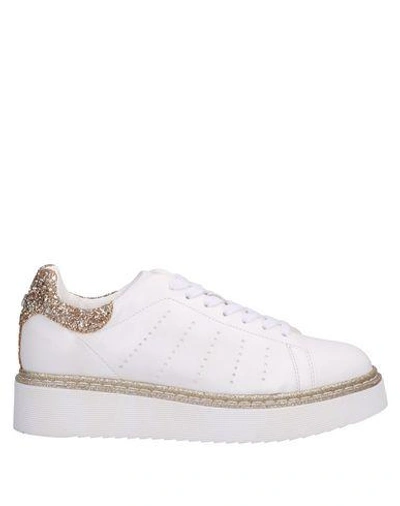 Shop Cult Woman Sneakers White Size 6 Rubber