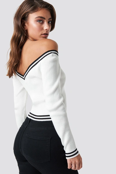 Shop Pamela X Na-kd Off Shoulder Knitted Stripe Sweater - White