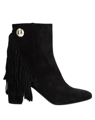 Shop Chloé Ankle Boot In Black