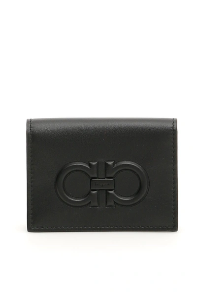 Shop Ferragamo Salvatore  Double Gancio Bifold Cardholder In Black