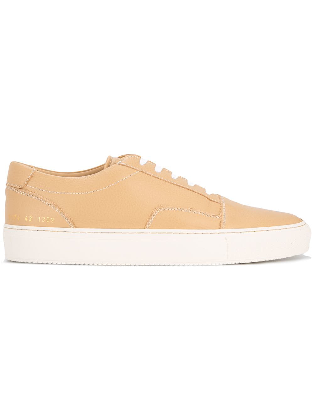 tan skate shoe
