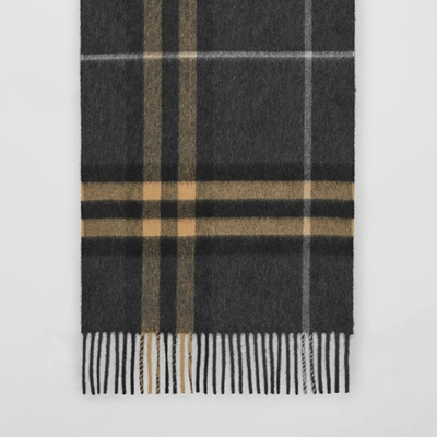Shop Burberry The Classic Cashmere Scarf In Check In Dark Pewter Grey