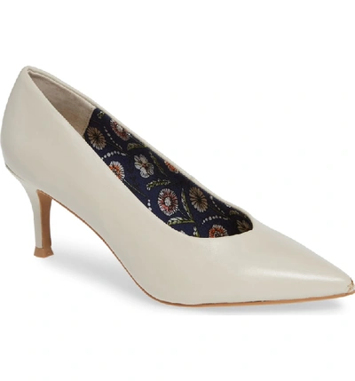 Shop Seychelles Cave Pump In White Leather