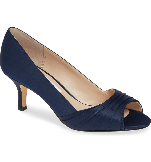 nina evening pumps