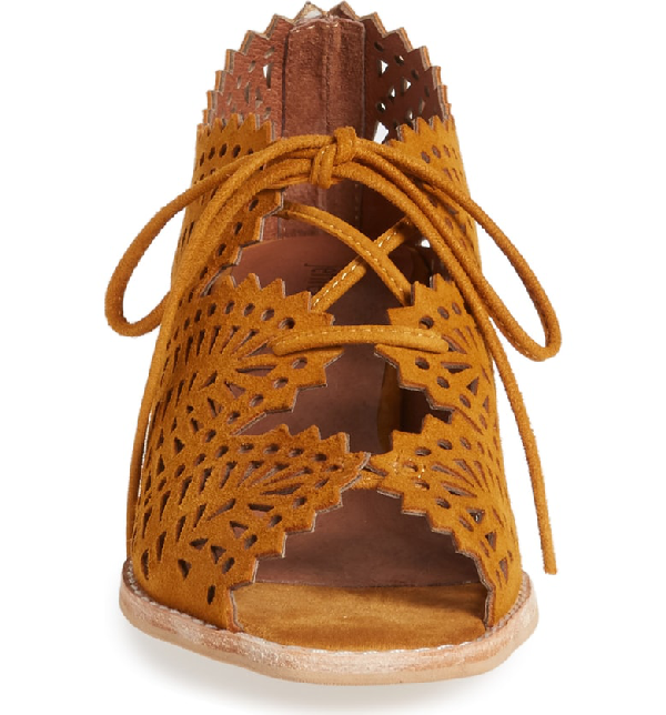 jeffrey campbell espejo