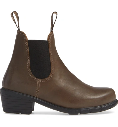 Shop Blundstone 1671 Chelsea Boot In Antique Taupe Leather