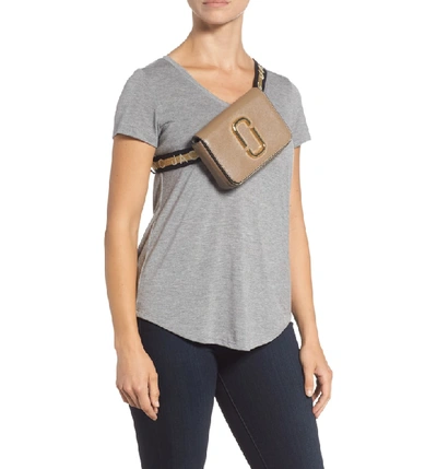 Shop Marc Jacobs Hip Shot Convertible Leather Belt Bag - Grey In French Grey Multi